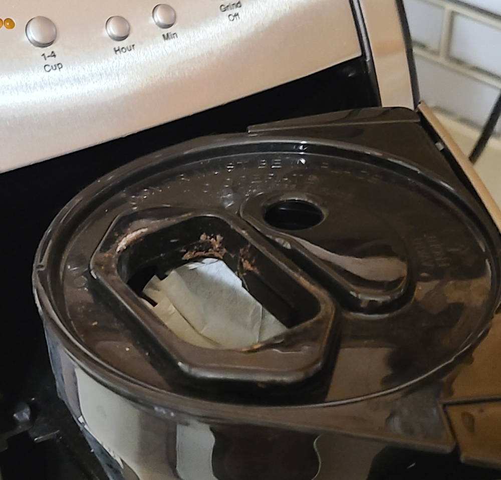 Cuisinart Stainless Steel and Black Coffee Brewer - Picture 4 of 9